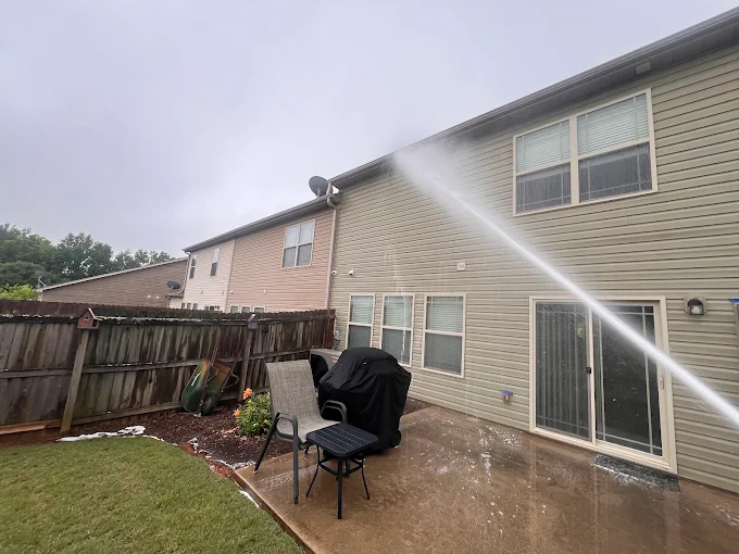 How to Power Wash a House Without Damaging Siding